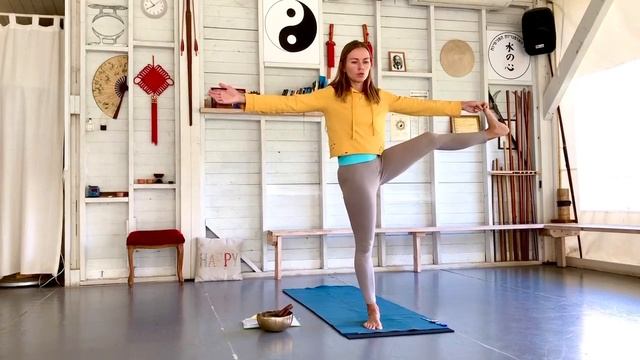 Йога для дома. Тренировка с 9 минуты! Комплекс Дерева (Врикшасана),?? смотреть онлайн