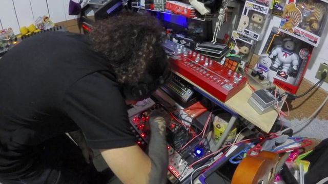 en mi jardín / Behringer rd-6, Korg volca modular, Roland boutique vp-03 смотреть онлайн