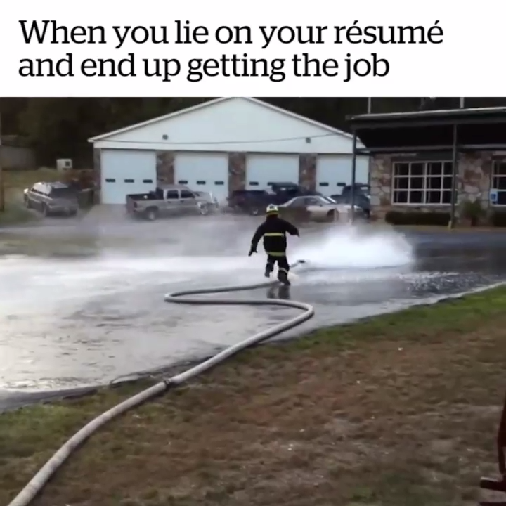 Когда ты соврал в резюме, но получил работу смотреть онлайн