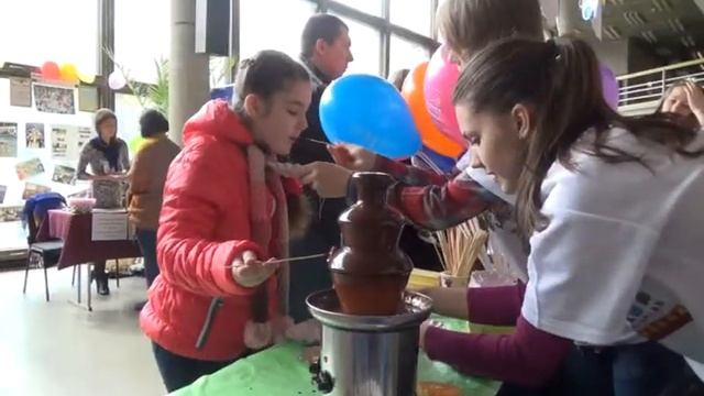 Первая выставка в жизни детского лагеря "Шоколад". смотреть онлайн