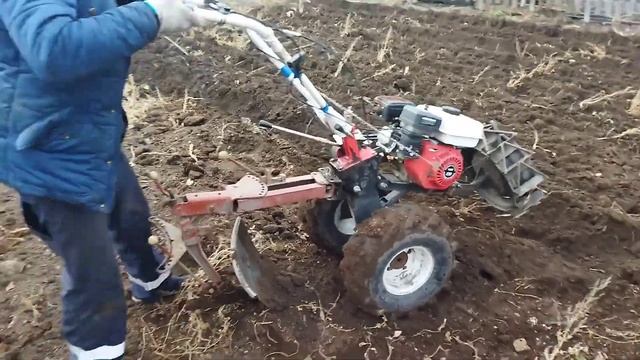 плуг пц-1-18 пробуем делать вспашку смотреть онлайн