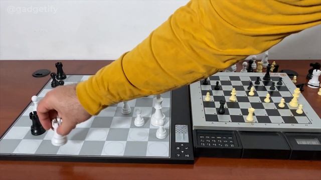 Mephisto Modular vs. DGT Centaur Chess Computer ? Gadgetify смотреть онлайн