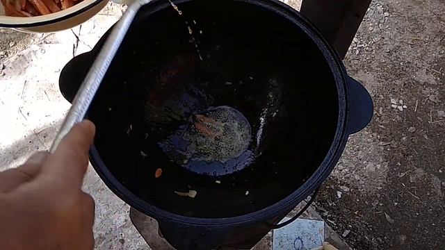 ЖАРКОЕ ИЗ СВИНЫХ ПОЗВОНКОВ В КАЗАНЕ НА КОСТРЕ смотреть онлайн