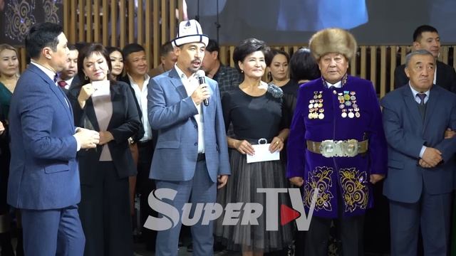 Самара Каримова жолдошуна жол тандабас белек кылды