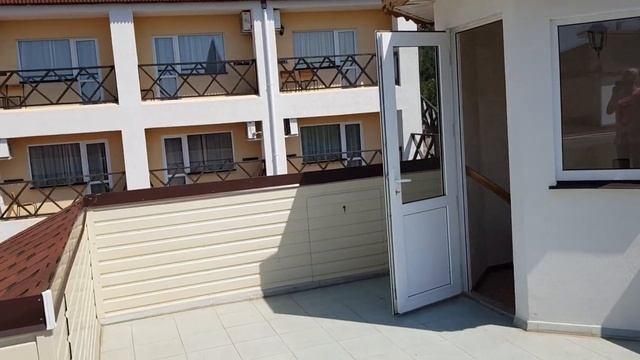 Жильё КОРОЛЕВСКИЙ НОМЕР в СУДАКЕ ул. Морская. д.6 смотреть онлайн