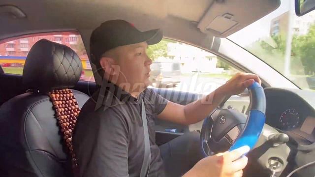 На помощь водителю злосчастного столичного автобуса пришел автомобилист