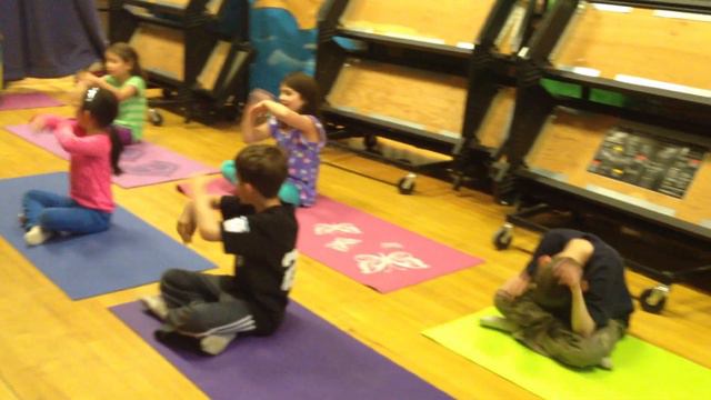 Sing Along "I am happy, I am good" смотреть онлайн