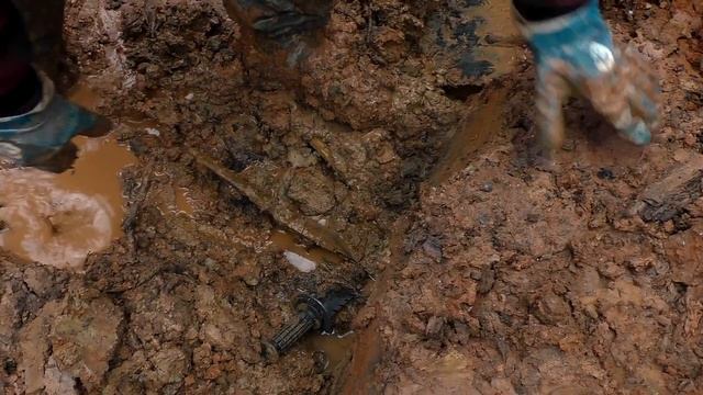 Раскопки блиндажа в суровый мороз / Excavation of the WWII dugout in severe frost смотреть онлайн