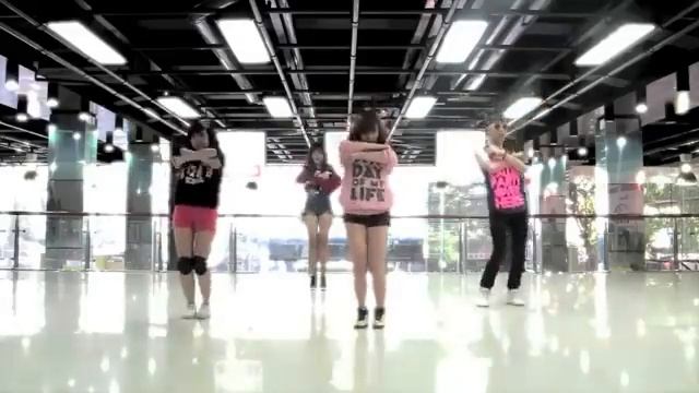 2NE1 I AM THE BEST DANCE COVER by St 319 from Vietnam YouTube смотреть онлайн
