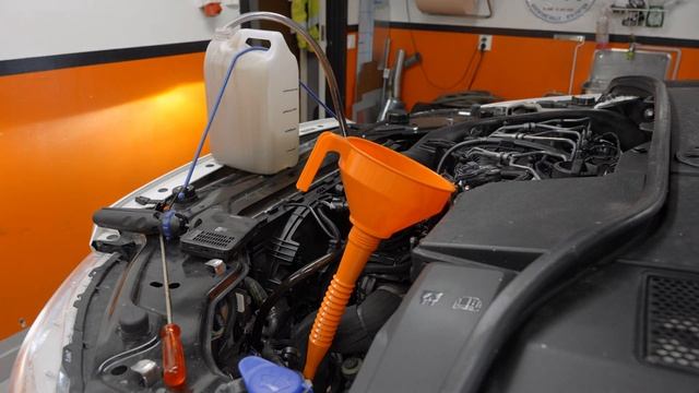 Volvo V70 Service || Byter Växellådsolja (Aisin TF-80 SC Geartronic 6 Växlad Automat) || D4 AWD 201 смотреть онлайн