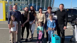 В добрый путь. Наташа с Дианой и Полиной едут в далекие края.