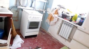 Снёс Холодильник и Заделал Окно! Парень сделал БЮДЖЕТНЫЙ ремонт КУХНИ в старой ХРУЩЕВКЕ!