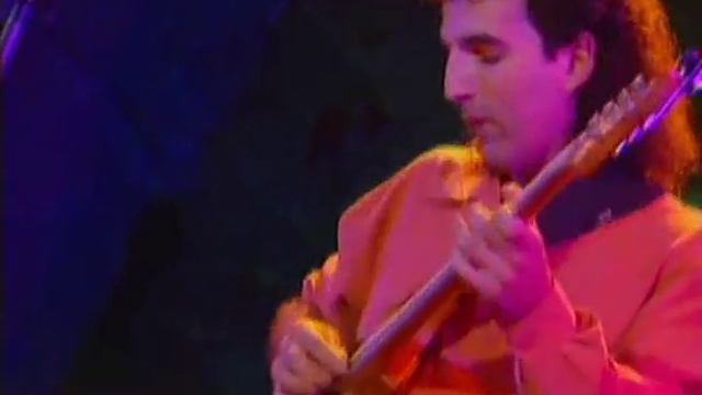 Yanni Live at the Acropolis 4/14 - The Rain Must Fall (High Quality) смотреть онлайн