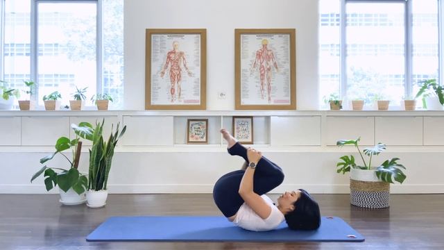 Morning Pilates Flow For Beginners - 25 Minute Wake Up Workout