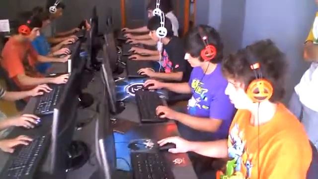 Nosense vs Abstract [arena51] смотреть онлайн