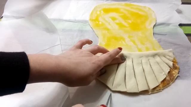 ВКУСНЫЙ ПИРОГ! СЛОЕНЫЙ ДЕД МОРОЗ! ОЧЕНЬ ПРОСТОЙ РЕЦЕПТ!