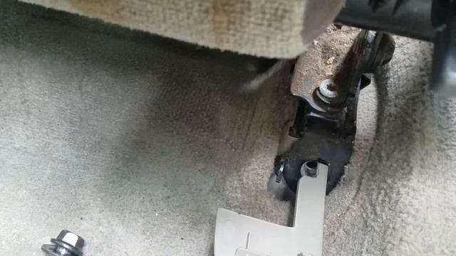 Volvo V70XC Passenger Seat Repair And Removal - V70 XC70 XC90