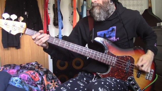 Bullet For My Valentine - Scream Aim Fire (bass cover) смотреть онлайн