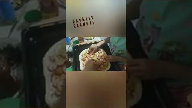 А вы УМЕЕТЕ ГотоВИТЬ Пиццу??? Кому рецептик пишите комменты)))))) смотреть онлайн