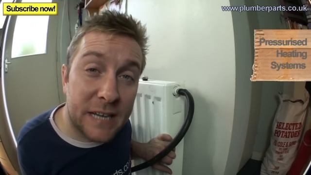 REMOVE AIRLOCK FROM RADIATOR - Plumbing Tips смотреть онлайн