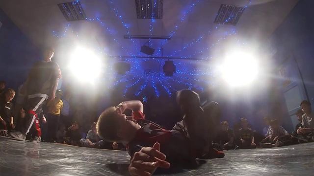 Predzel vs Buzz / Final /10-15 лет/Inside Outside Battle/Тольятти смотреть онлайн