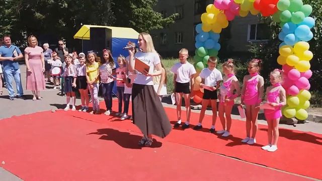 День защиты детей, Житомир Корбутовка, школа№1 (06) смотреть онлайн