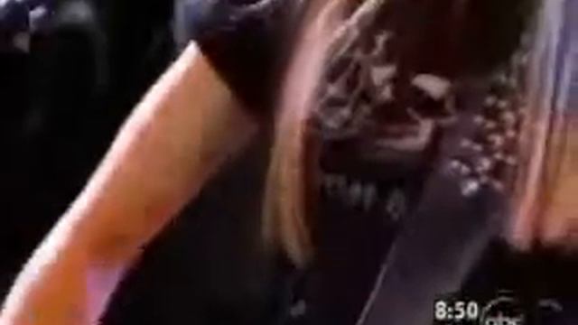 Avril Lavigne Nobody's home acoustic смотреть онлайн