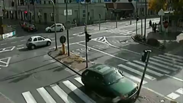 Да как же объехать этот столб? смотреть онлайн