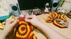 Сборка. Сапожки крючком. Мотив шестиугольник. Войлочная стелька. Как связать.