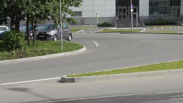 ЮЗАО Остановка на перекрестке. смотреть онлайн