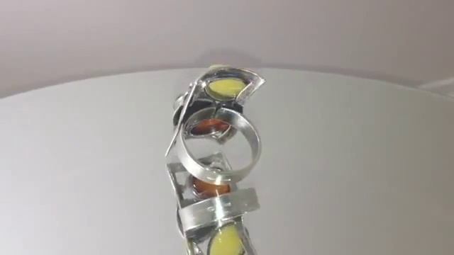 Серебряное кольцо с янтарем смотреть онлайн