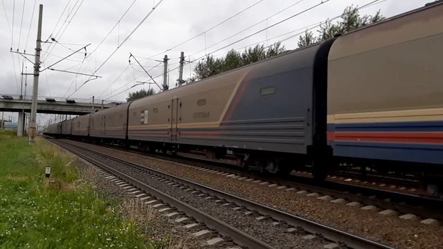 ЭП2К-401 с почтово-багажным поездом близ о.п. Вешняки смотреть онлайн