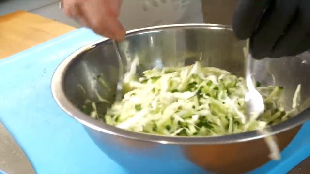 Готовлю два раза в день. Салат из капусты. Секрет в банке. Всего за 100 рублей. смотреть онлайн