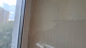 Декоративная штукатурка из клея для плитки и краски, бюджетный стильный вариант.