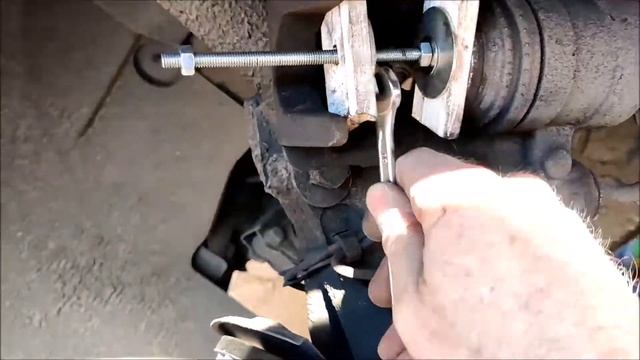 Mercedes Vito W639 discs and pads change with seized guide / slide pin (Sprinter, Viano, Vito Taxi смотреть онлайн