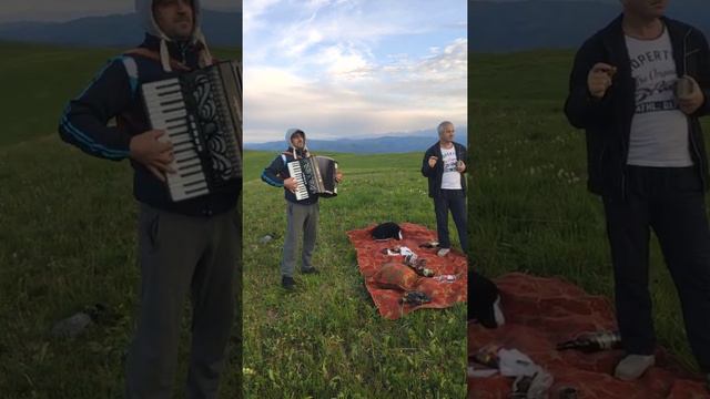 Арсен Гасанов в горах Харбука смотреть онлайн