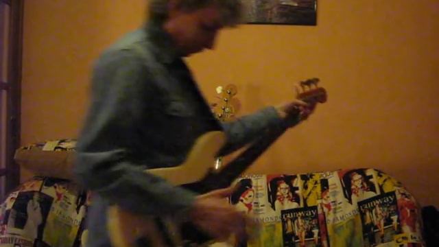 СРАВНЕНИЕ басов Fender AVRI JB62 & Fender dlx (USA) & Schecter Jazz Bass USA смотреть онлайн