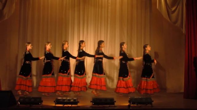609 Танцевальный клуб Созвездие Башкирский танец 7девушек смотреть онлайн