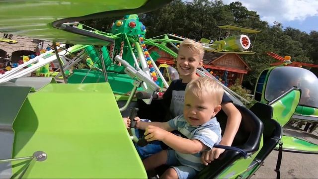 Fanny amusement park Tivoli Playground смотреть онлайн