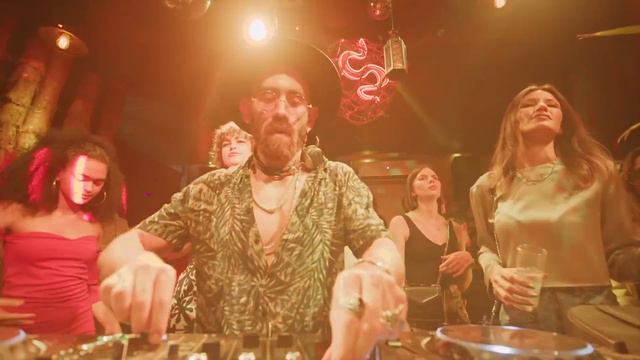 AARON SEVILLA SET @ SOLIN смотреть онлайн