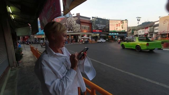 Old Town Phuket. Храм Ват Чалонг. Ночной рынок Naka Market. Магазин Super Cheap. Пхукет. Март 2023