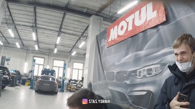 ПРАНК: ДЕВУШКА В АВТОСЕРВИСЕ СПРАШИВАЕТ ПОЛНЕЙШИЙ БРЕД смотреть онлайн