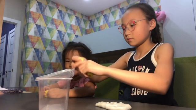 Игра в #слайм с сестрой