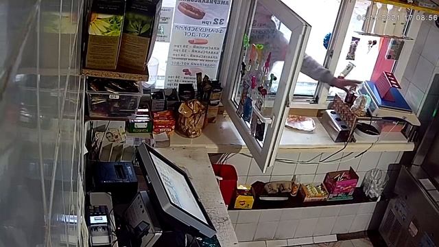 Кража в магазине в Херсоне на Днепровском рынке смотреть онлайн