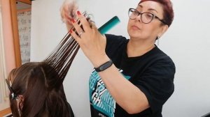 СТРИЖКА СЛОЯМИ. СТРИЖКА КАСКАД(ЛЕСЕНКА).СТРИЖКА НА ГУСТЫЕ ВОЛОСЫ. КАК БЫСТРО СДЕЛАТЬ СТРИЖКУ СЛОЯМИ