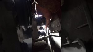 Замена ролика, натяжителя ремня гиниратора Пассат б4