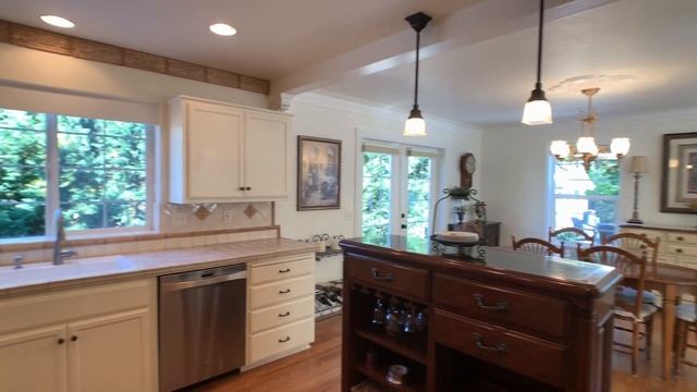 1603 Peachey Rd, Ashland, OR 97520 смотреть онлайн
