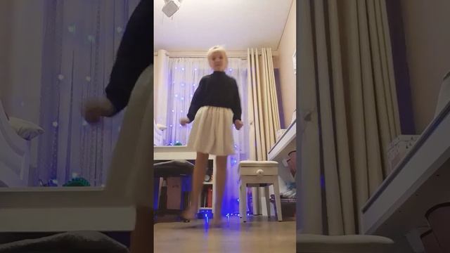 #тренд #тренды #новыйгод #танцы #новогодние #умка #dance #dancevideo смотреть онлайн