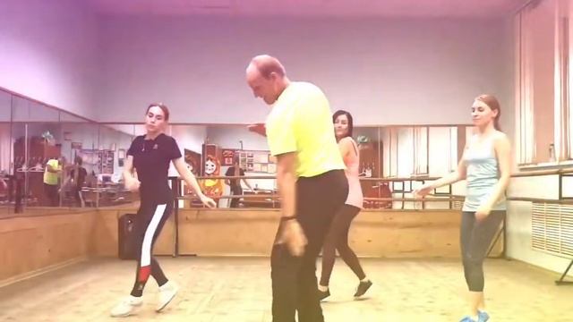 Husain al Jassmi “Boshret kheir” Zumba Dance смотреть онлайн