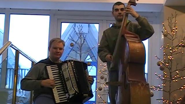Аккордеон + контрабас - Рождественские песни смотреть онлайн